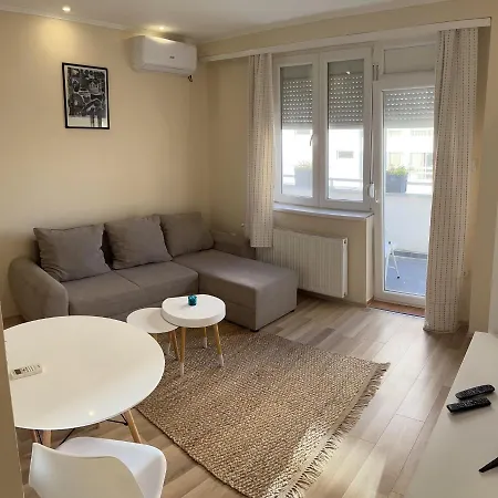 Sleepover - Studio Apartment *